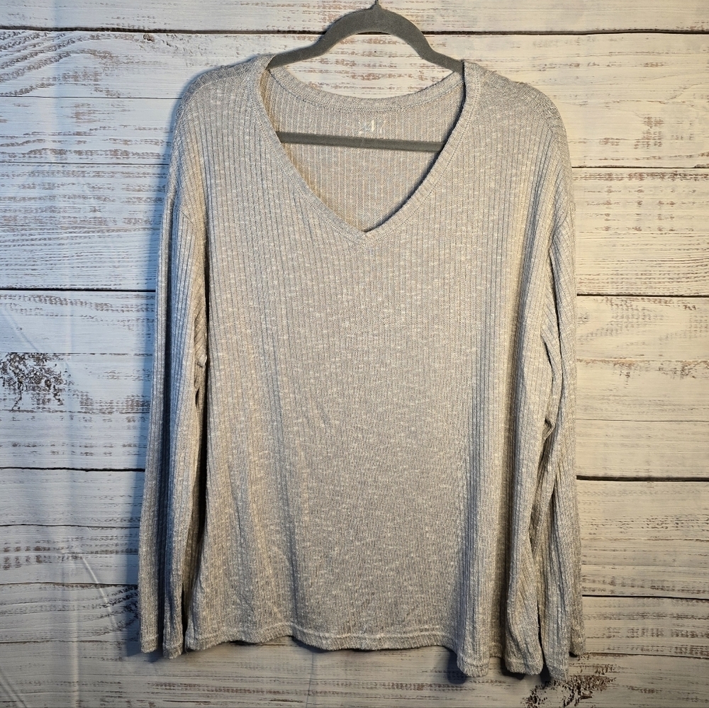 Maurices Ribbed Gray V-Neck Womens Size XxL  Longsleeve Blouse Top